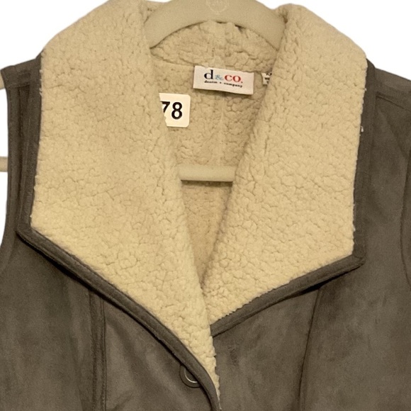 d‎ & Co QVC Sherpa vest size XXS - Picture 2 of 4